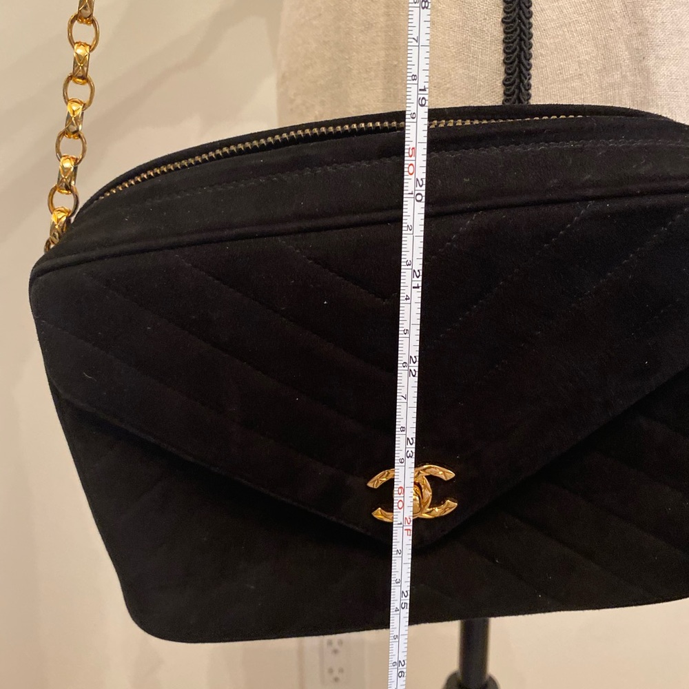 Vintage Authentic Chanel Black Suede Purse - Picture 12 of 16